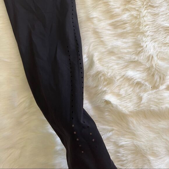 Gymshark black leggings  - Picture 3 of 8